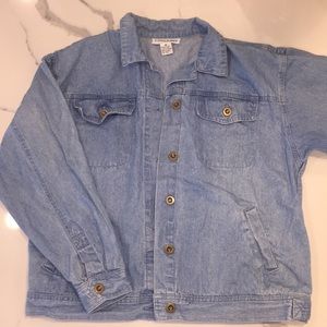 A 70’s denim jacket. Brand: Alfred dunner.